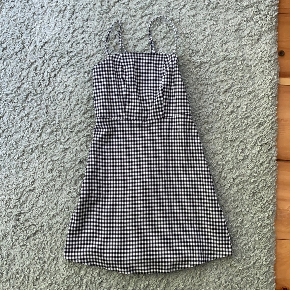Checkered mini dress, cute stylish flirty summer look, black and white design
